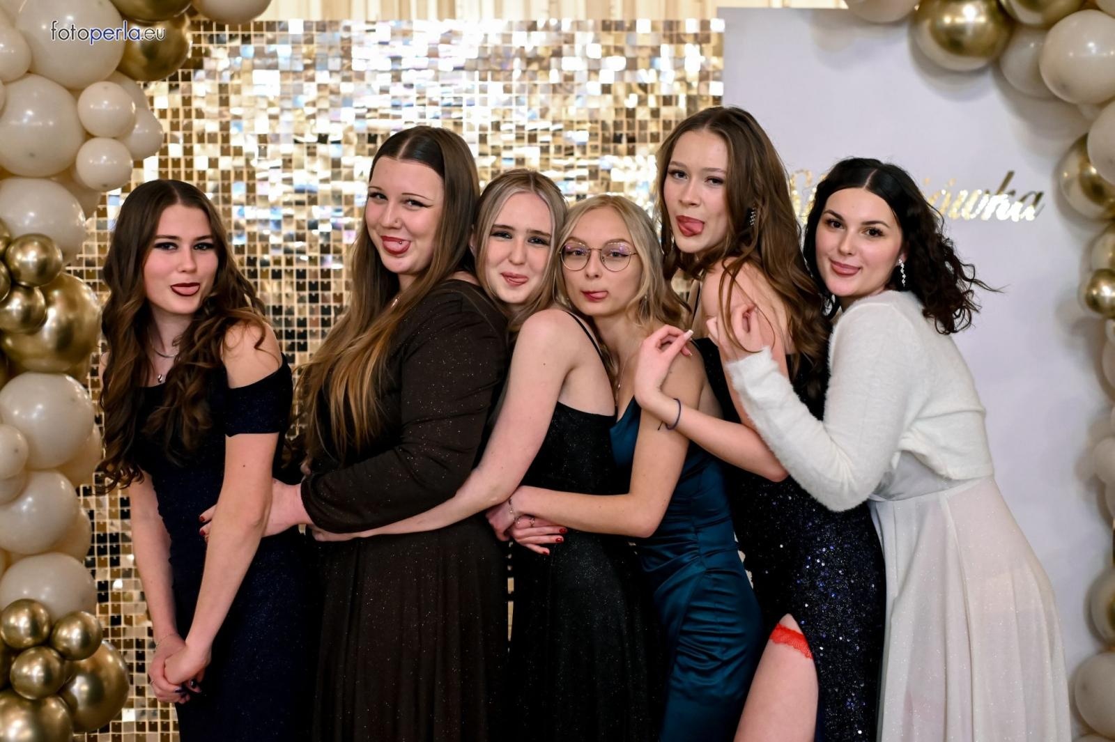 Zdjęcie w galerii na portalu naszraciborz.pl: Studniówka I LO i Plastyka w obiektywie FotoPerły wiadomości z regionu