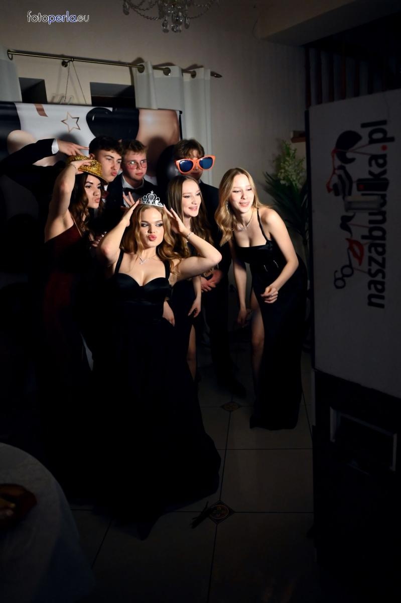 Zdjęcie w galerii na portalu naszraciborz.pl: Studniówka I LO i Plastyka w obiektywie FotoPerły wiadomości z regionu