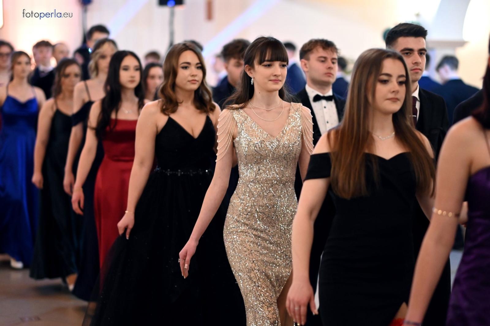 Zdjęcie w galerii na portalu naszraciborz.pl: Studniówka I LO i Plastyka w obiektywie FotoPerły wiadomości z regionu