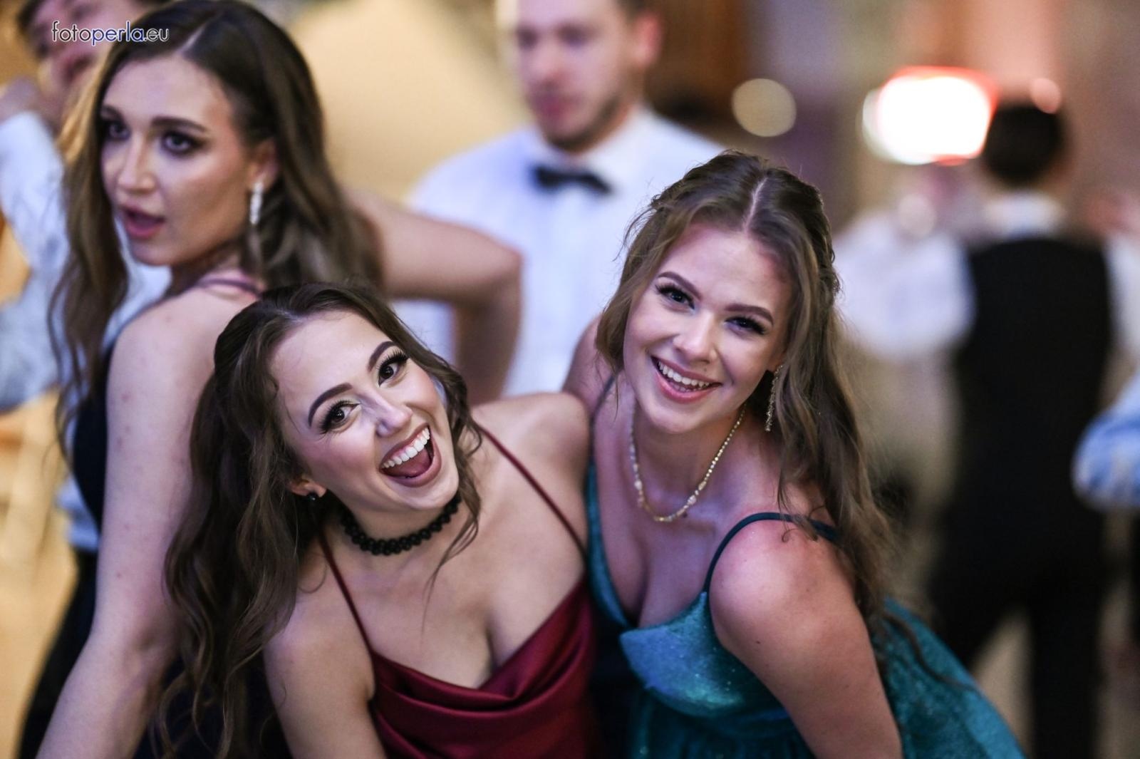 Zdjęcie w galerii na portalu naszraciborz.pl: Studniówka I LO i Plastyka w obiektywie FotoPerły wiadomości z regionu