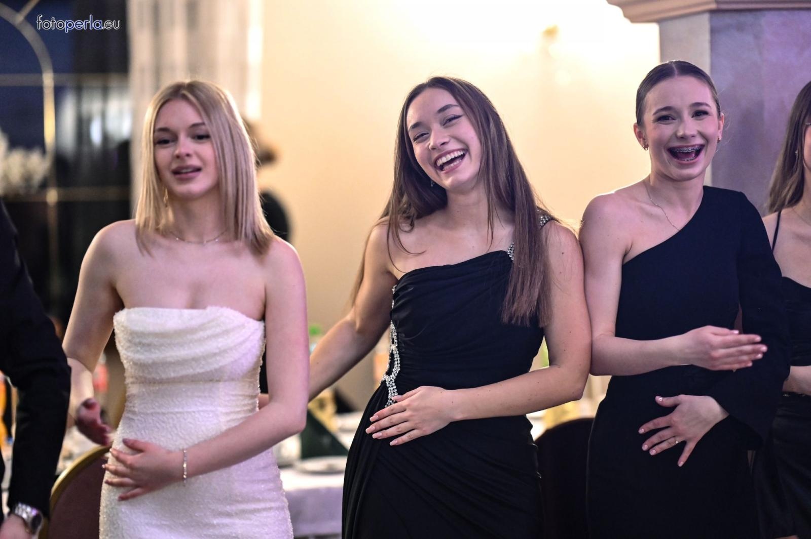 Zdjęcie w galerii na portalu naszraciborz.pl: Studniówka I LO i Plastyka w obiektywie FotoPerły wiadomości z regionu