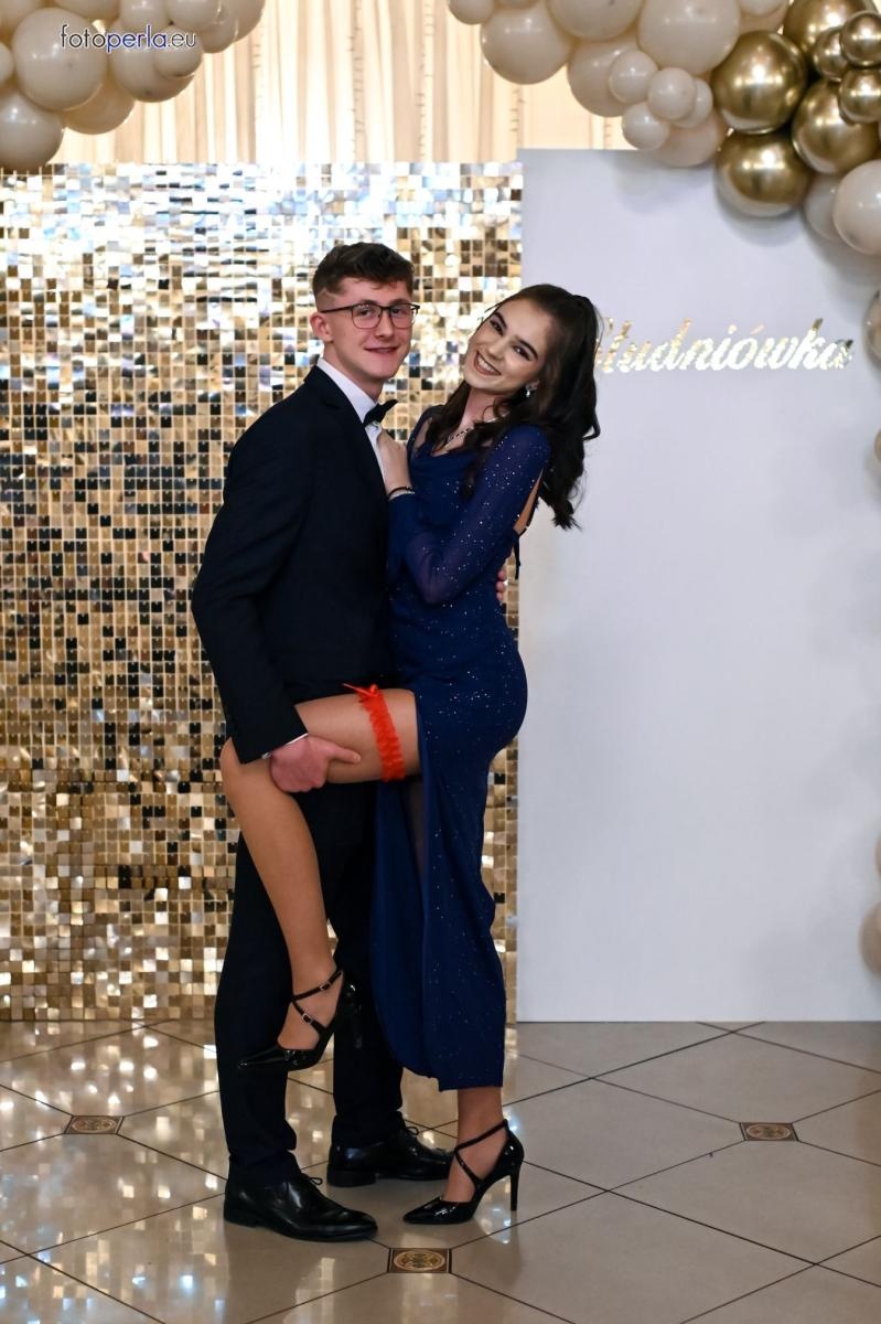 Zdjęcie w galerii na portalu naszraciborz.pl: Studniówka I LO i Plastyka w obiektywie FotoPerły wiadomości z regionu