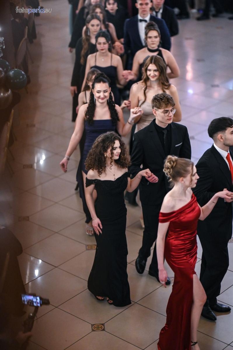 Zdjęcie w galerii na portalu naszraciborz.pl: Studniówka I LO i Plastyka w obiektywie FotoPerły wiadomości z regionu