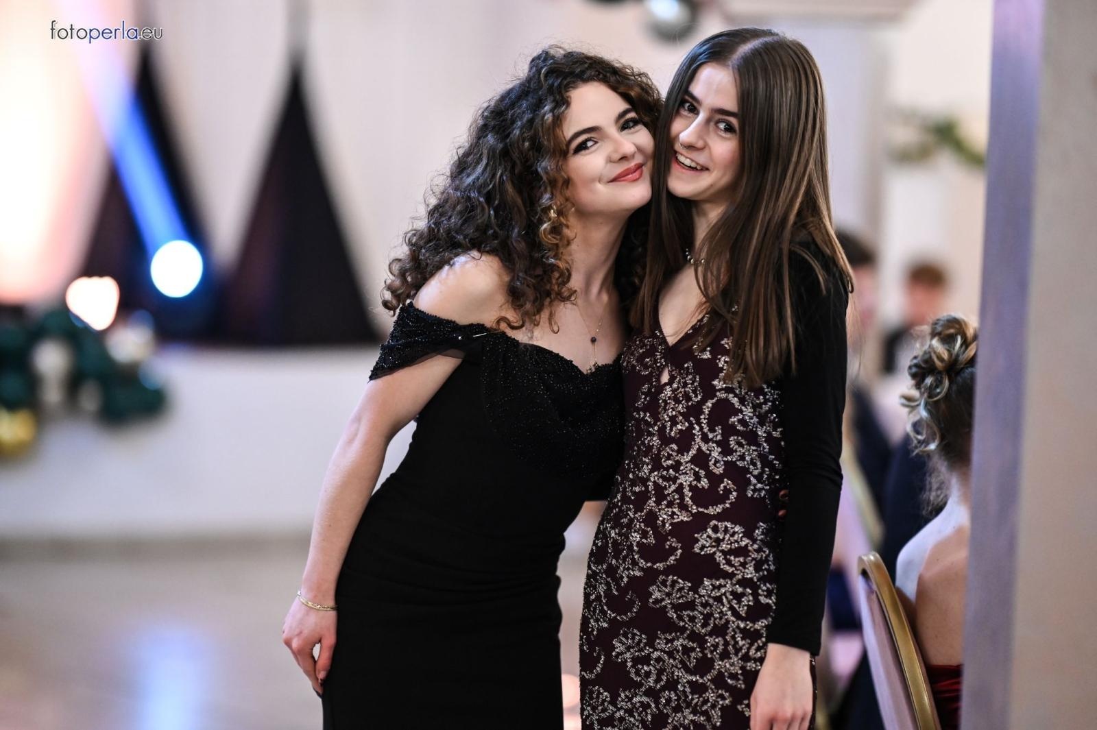 Zdjęcie w galerii na portalu naszraciborz.pl: Studniówka I LO i Plastyka w obiektywie FotoPerły wiadomości z regionu