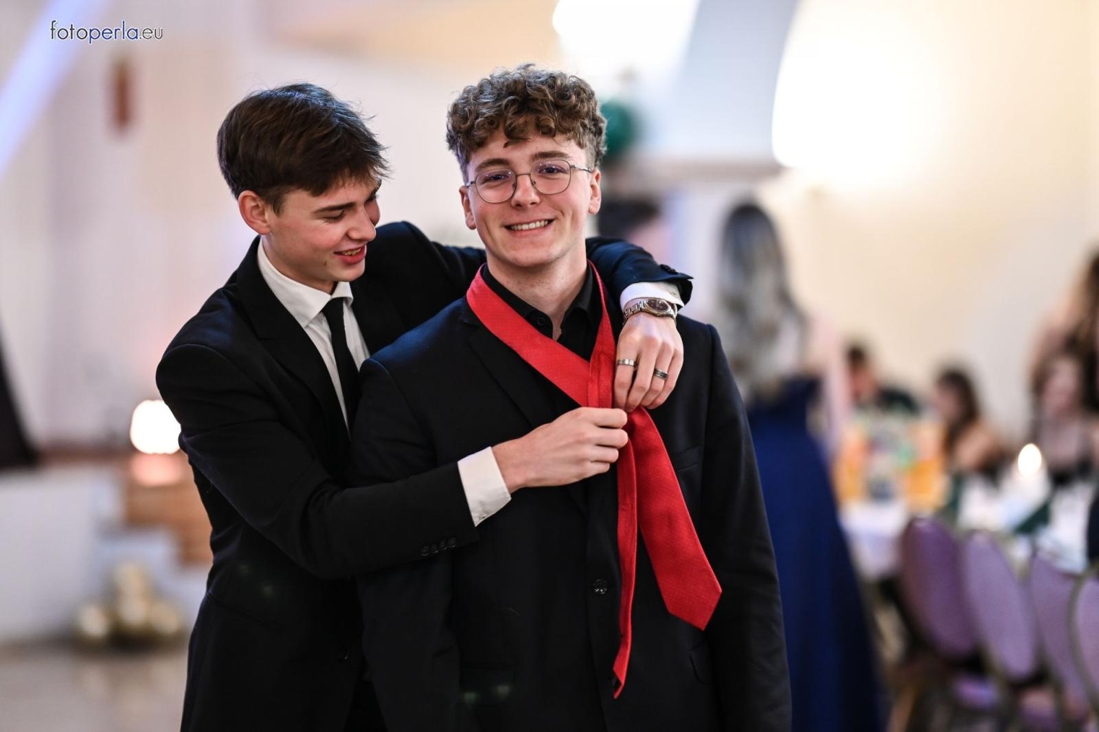 Zdjęcie w galerii na portalu naszraciborz.pl: Studniówka I LO i Plastyka w obiektywie FotoPerły wiadomości z regionu