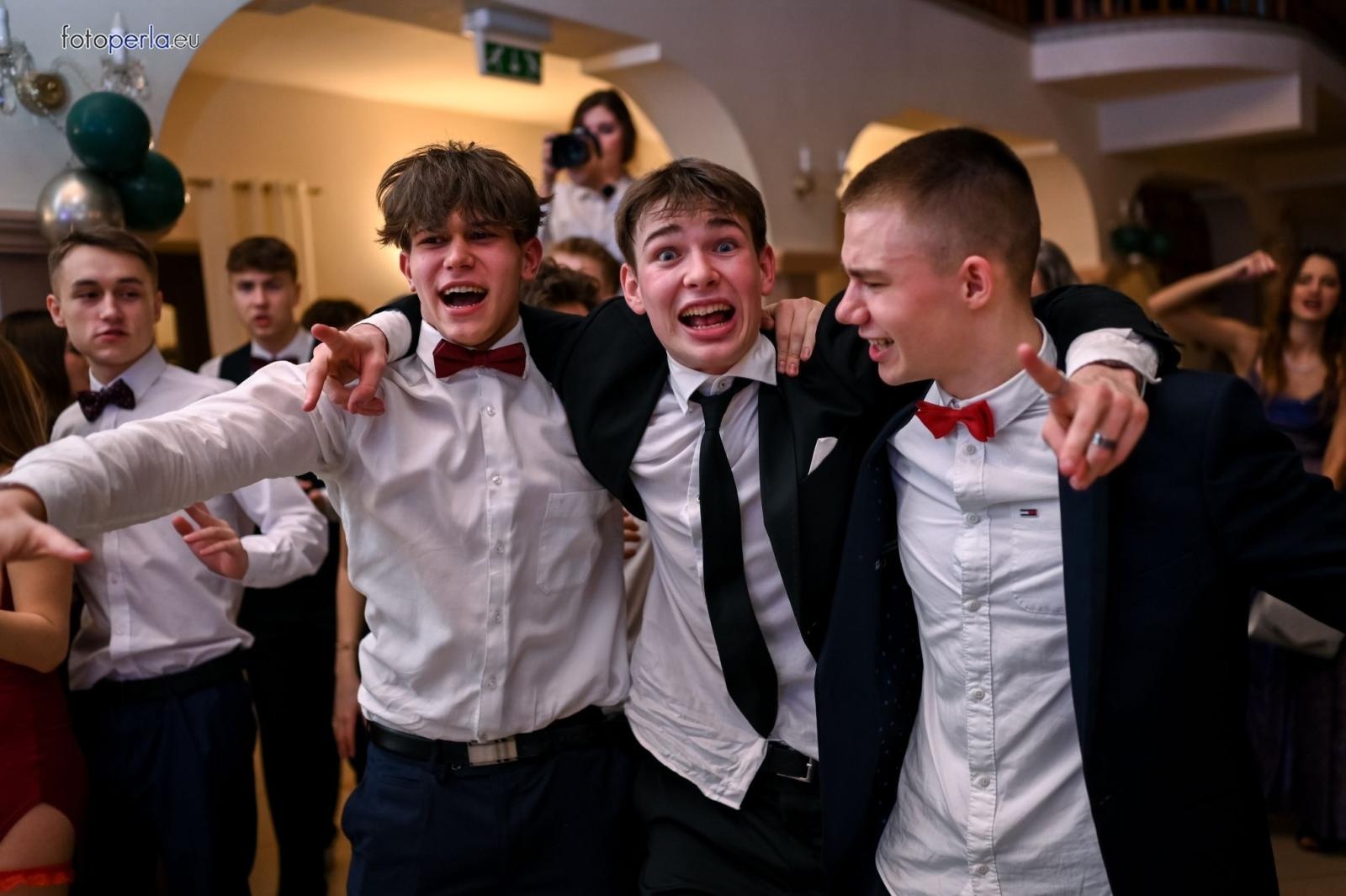 Zdjęcie w galerii na portalu naszraciborz.pl: Studniówka I LO i Plastyka w obiektywie FotoPerły wiadomości z regionu