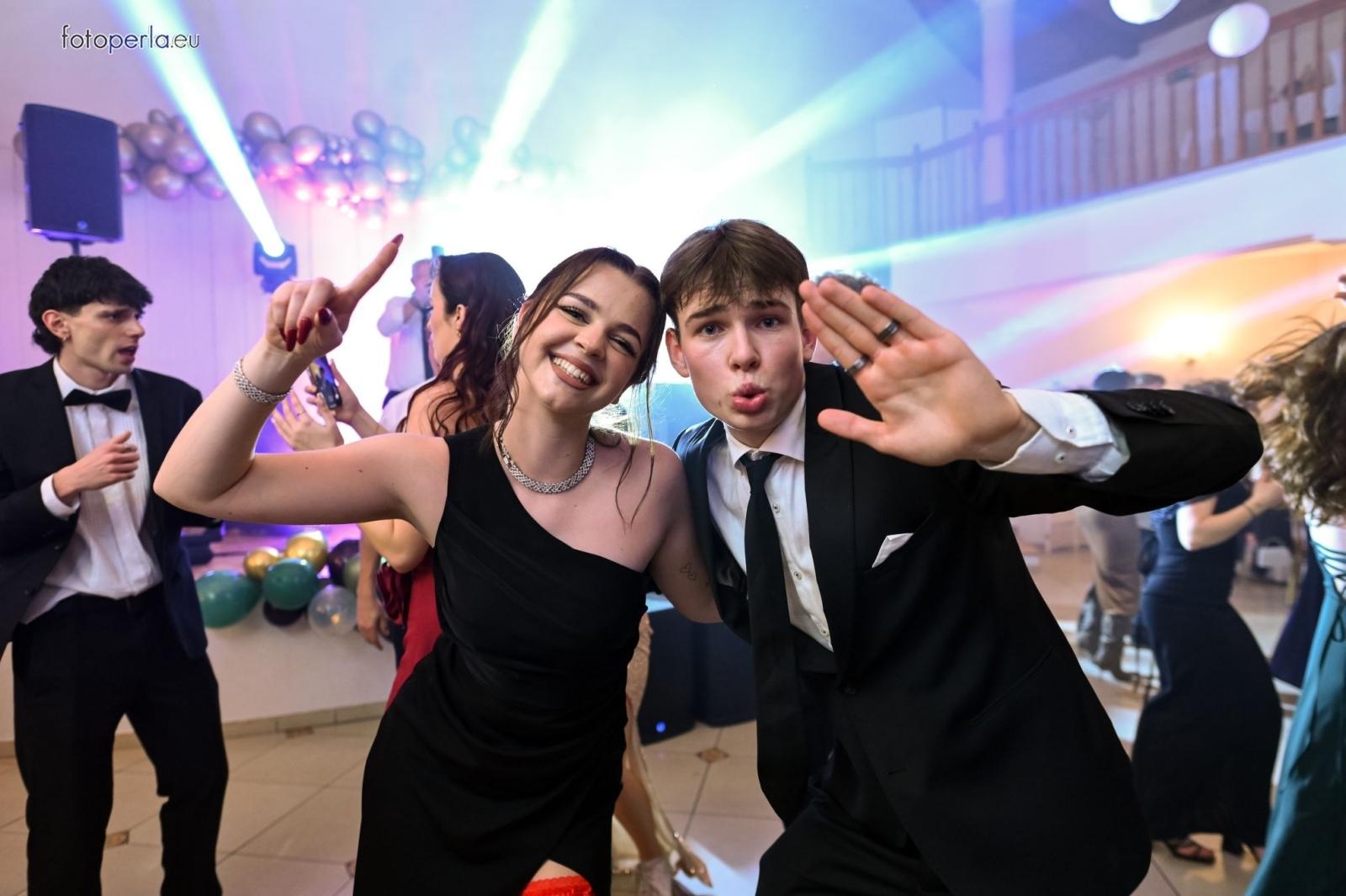 Zdjęcie w galerii na portalu naszraciborz.pl: Studniówka I LO i Plastyka w obiektywie FotoPerły wiadomości z regionu