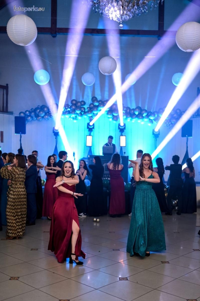 Zdjęcie w galerii na portalu naszraciborz.pl: Studniówka I LO i Plastyka w obiektywie FotoPerły wiadomości z regionu