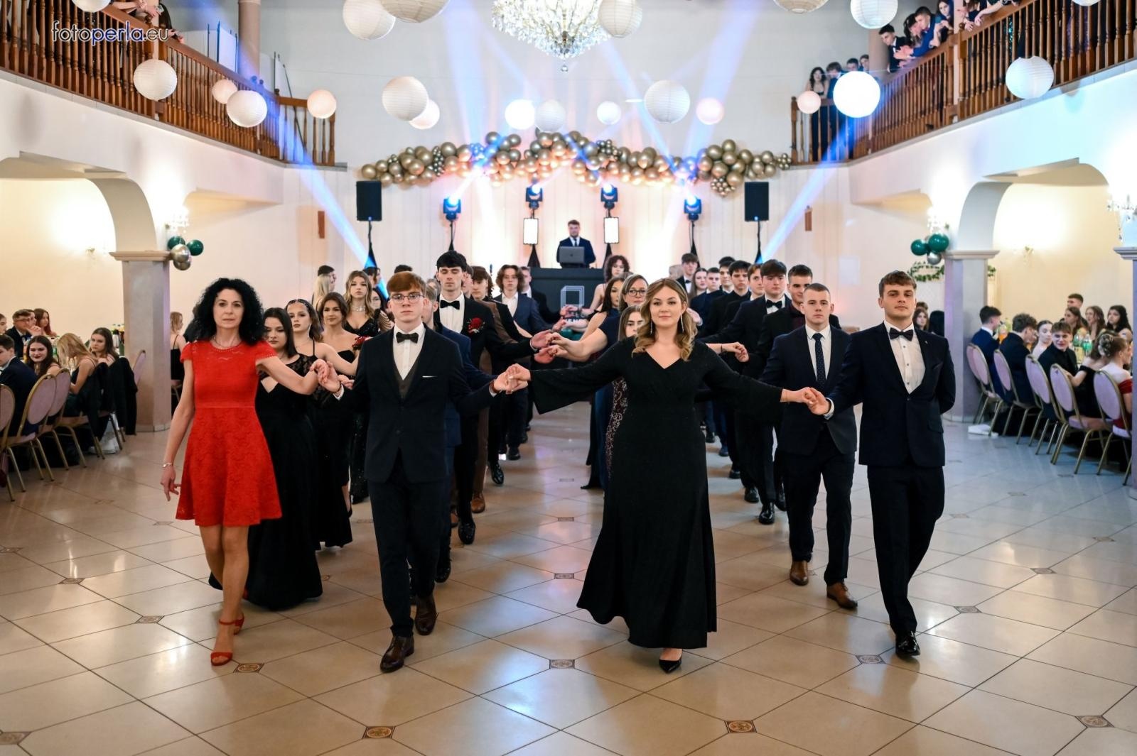 Zdjęcie w galerii na portalu naszraciborz.pl: Studniówka I LO i Plastyka w obiektywie FotoPerły wiadomości z regionu