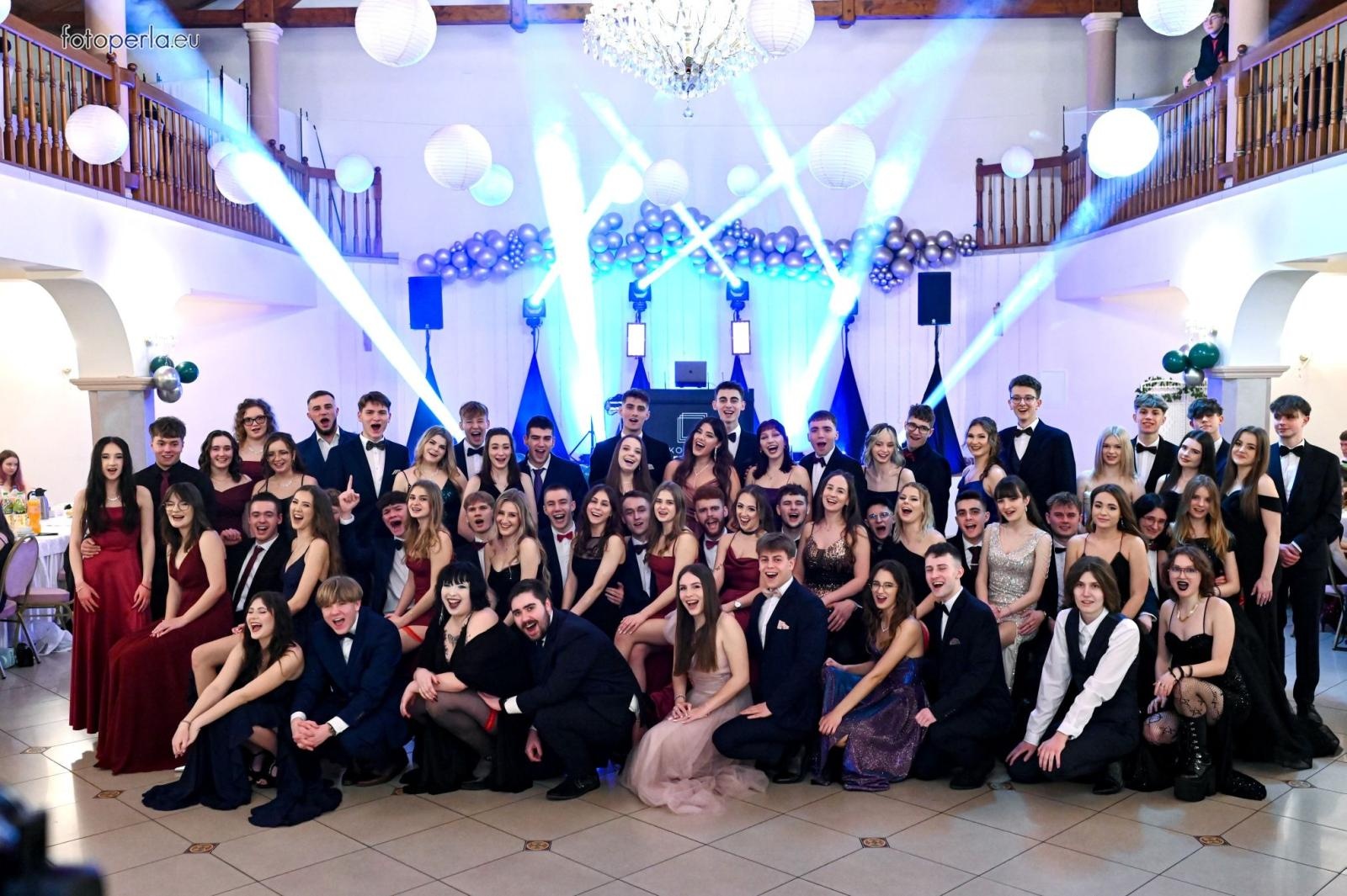 Zdjęcie w galerii na portalu naszraciborz.pl: Studniówka I LO i Plastyka w obiektywie FotoPerły wiadomości z regionu