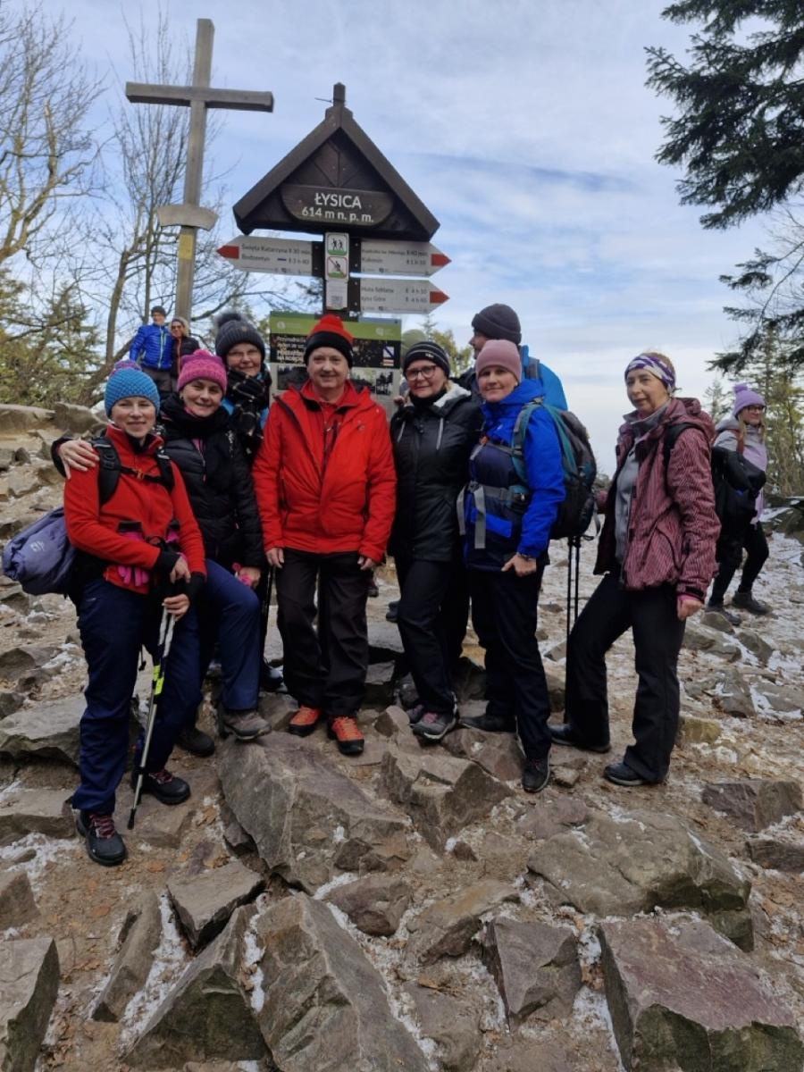 Zdjęcie w galerii na portalu naszraciborz.pl: Zdobyli Łysicę! Wyprawa PTTK Racibórz w górach świętokrzyskich wiadomości z regionu