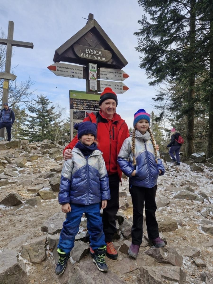 Zdjęcie w galerii na portalu naszraciborz.pl: Zdobyli Łysicę! Wyprawa PTTK Racibórz w górach świętokrzyskich wiadomości z regionu