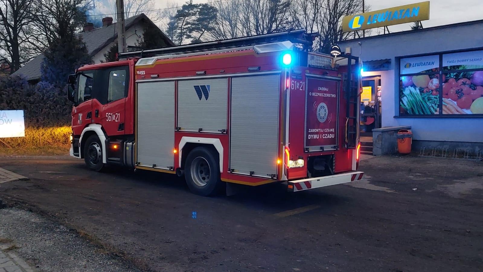Zdjęcie w galerii na portalu naszraciborz.pl: Pożar sadzy w kominie w Jankowicach [FOTO] wiadomości z regionu