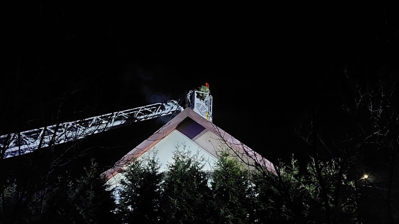 Zdjęcie w galerii na portalu naszraciborz.pl: Pożar sadzy w kominie w Jankowicach [FOTO] wiadomości z regionu
