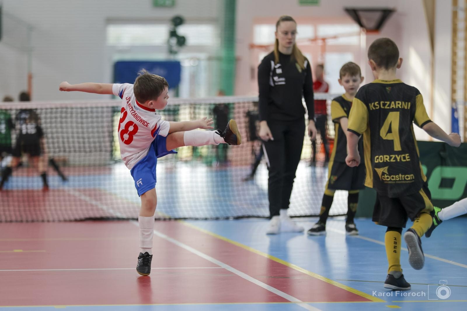 Zdjęcie w galerii na portalu naszraciborz.pl: Zacięta rywalizacja młodych piłkarzy w Krzanowicach [FOTO] wiadomości z regionu