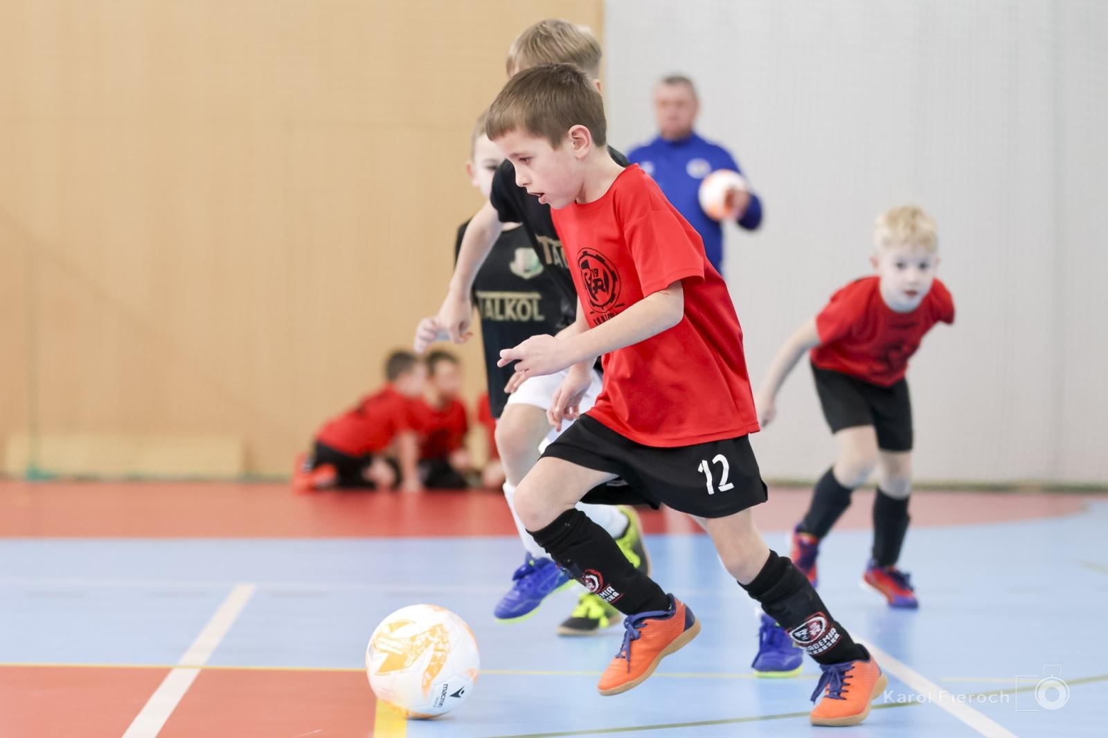 Zdjęcie w galerii na portalu naszraciborz.pl: Zacięta rywalizacja młodych piłkarzy w Krzanowicach [FOTO] wiadomości z regionu