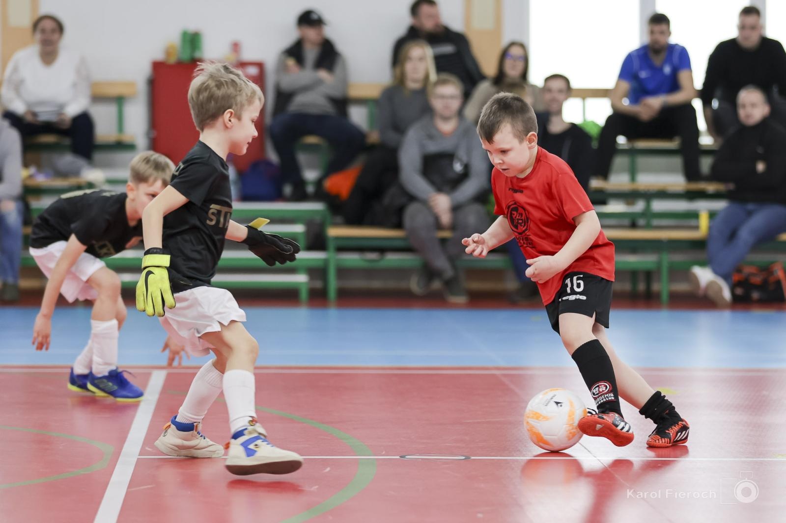 Zdjęcie w galerii na portalu naszraciborz.pl: Zacięta rywalizacja młodych piłkarzy w Krzanowicach [FOTO] wiadomości z regionu