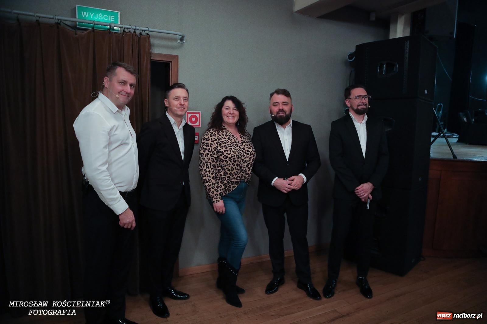 Zdjęcie w galerii na portalu naszraciborz.pl: Z żartami nie ma żartów. Kabaret Młodych Panów w Raciborzu [FOTO] wiadomości z regionu