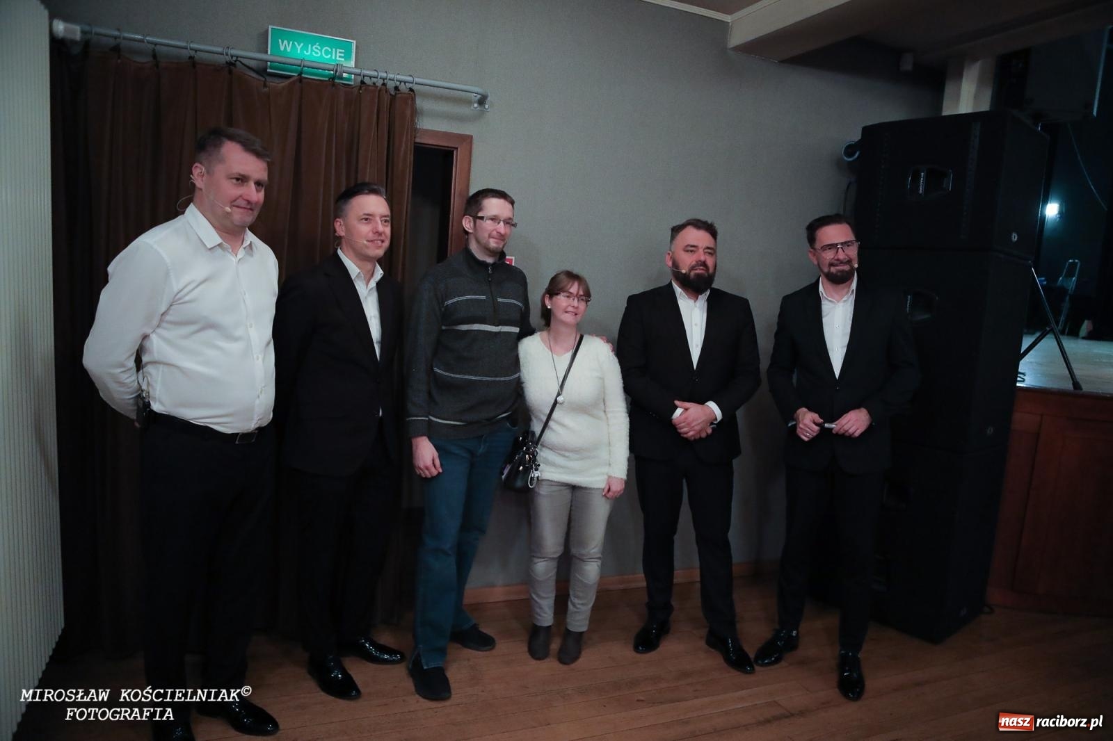 Zdjęcie w galerii na portalu naszraciborz.pl: Z żartami nie ma żartów. Kabaret Młodych Panów w Raciborzu [FOTO] wiadomości z regionu