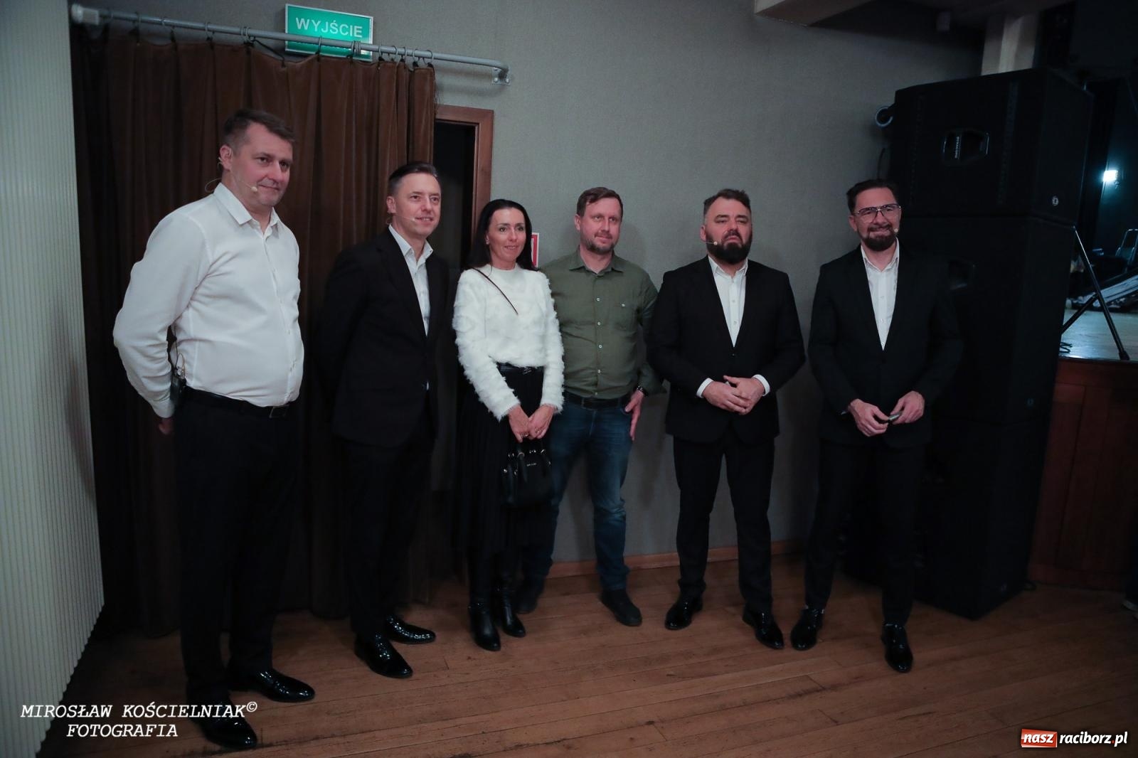 Zdjęcie w galerii na portalu naszraciborz.pl: Z żartami nie ma żartów. Kabaret Młodych Panów w Raciborzu [FOTO] wiadomości z regionu