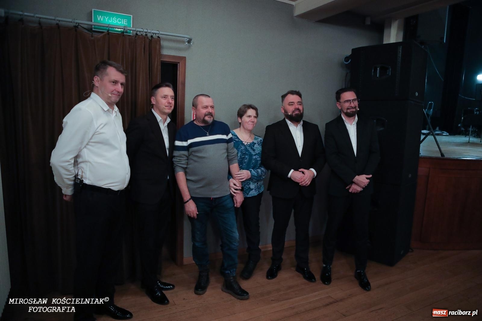 Zdjęcie w galerii na portalu naszraciborz.pl: Z żartami nie ma żartów. Kabaret Młodych Panów w Raciborzu [FOTO] wiadomości z regionu