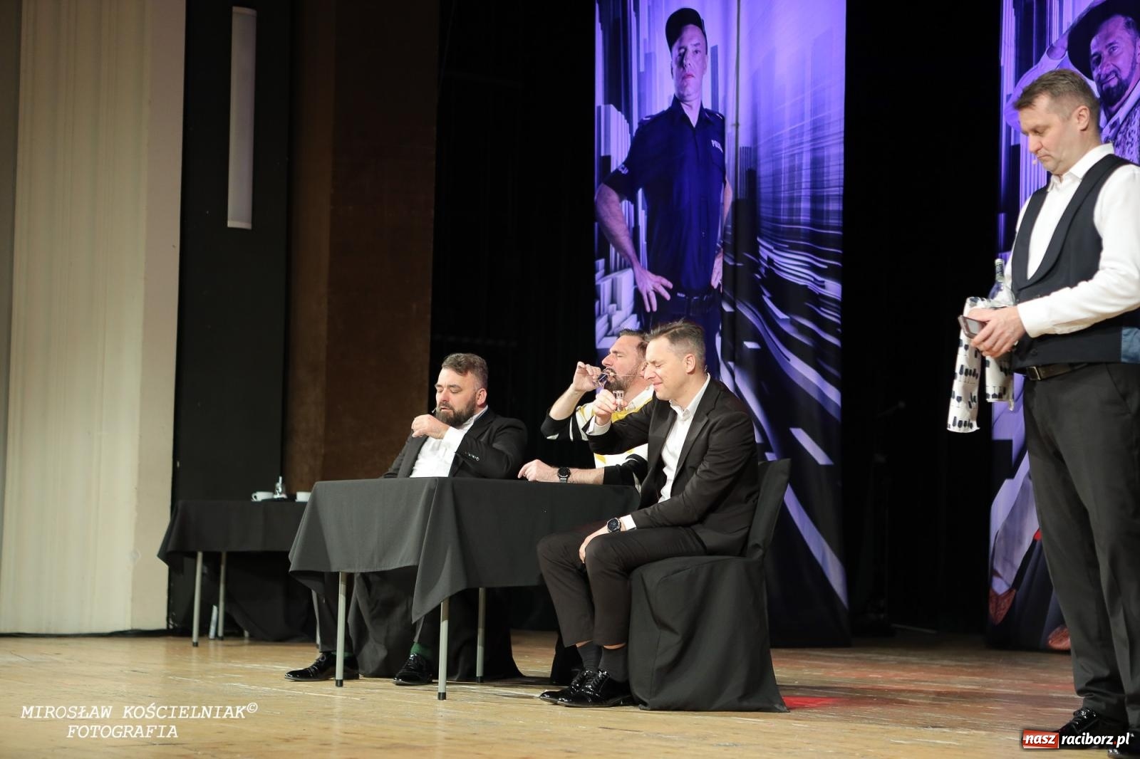 Zdjęcie w galerii na portalu naszraciborz.pl: Z żartami nie ma żartów. Kabaret Młodych Panów w Raciborzu [FOTO] wiadomości z regionu