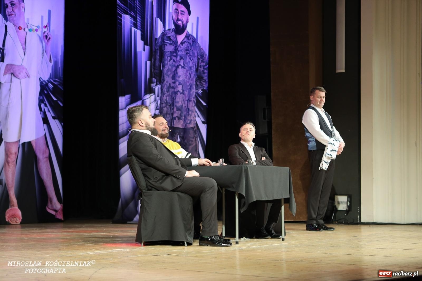 Zdjęcie w galerii na portalu naszraciborz.pl: Z żartami nie ma żartów. Kabaret Młodych Panów w Raciborzu [FOTO] wiadomości z regionu