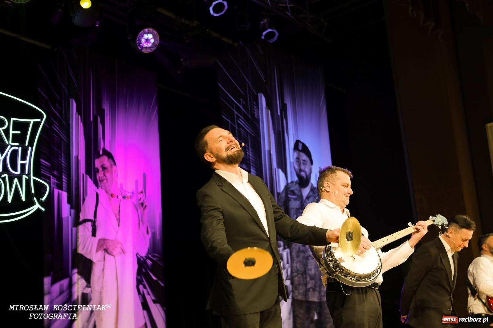 Zdjęcie w galerii na portalu naszraciborz.pl: Z żartami nie ma żartów. Kabaret Młodych Panów w Raciborzu [FOTO] wiadomości z regionu