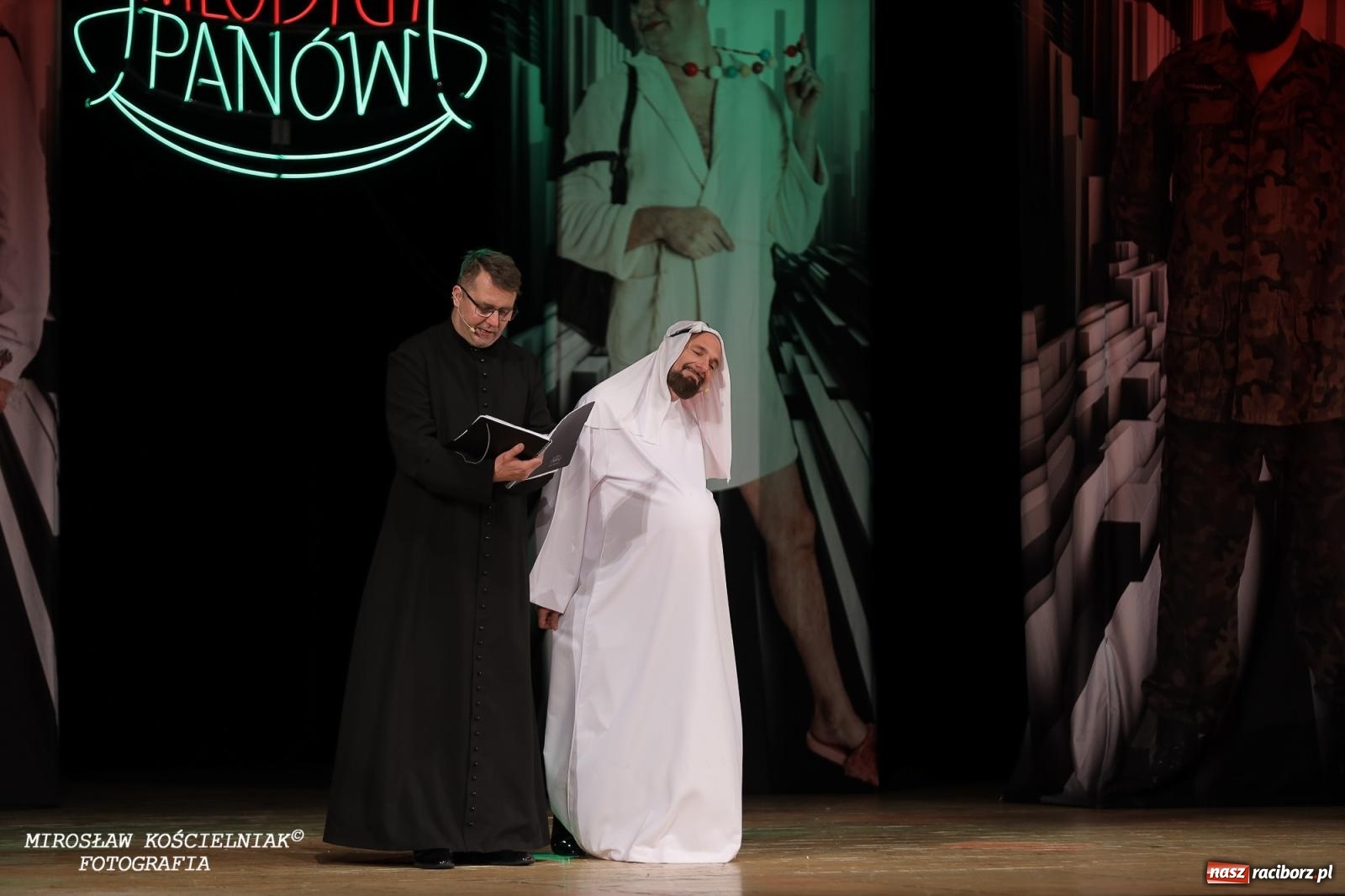 Zdjęcie w galerii na portalu naszraciborz.pl: Z żartami nie ma żartów. Kabaret Młodych Panów w Raciborzu [FOTO] wiadomości z regionu