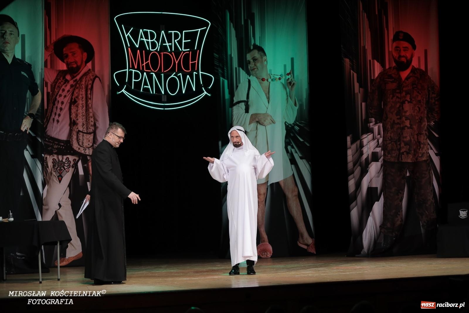 Zdjęcie w galerii na portalu naszraciborz.pl: Z żartami nie ma żartów. Kabaret Młodych Panów w Raciborzu [FOTO] wiadomości z regionu