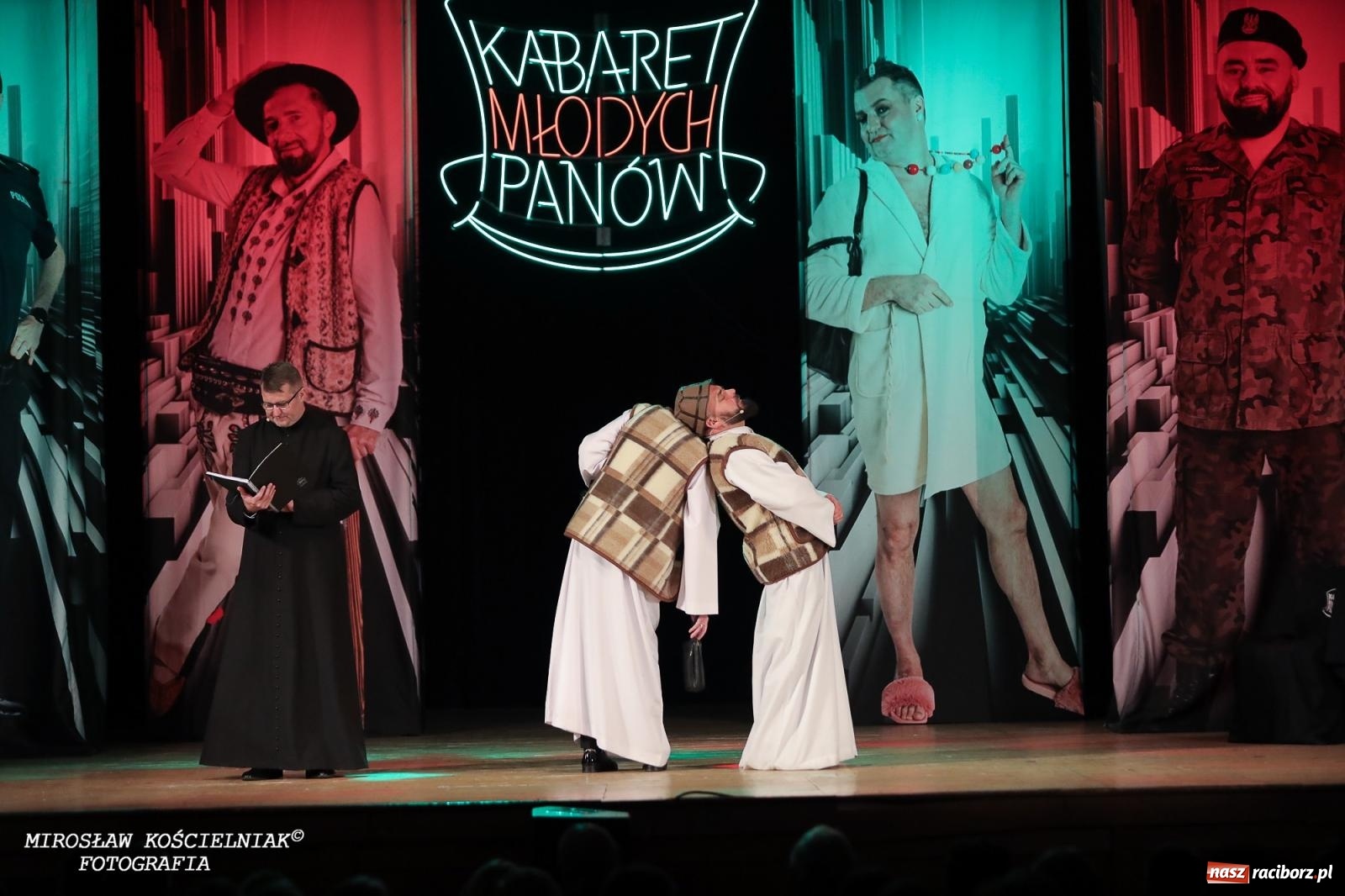 Zdjęcie w galerii na portalu naszraciborz.pl: Z żartami nie ma żartów. Kabaret Młodych Panów w Raciborzu [FOTO] wiadomości z regionu