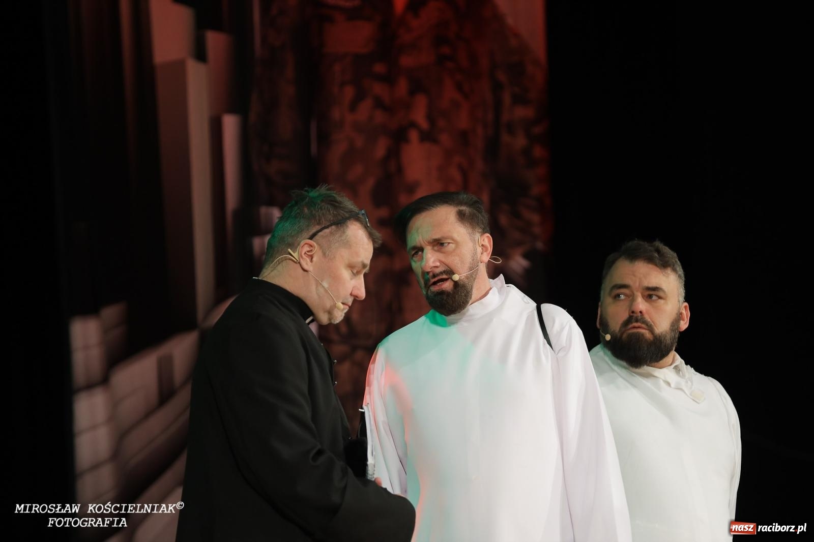 Zdjęcie w galerii na portalu naszraciborz.pl: Z żartami nie ma żartów. Kabaret Młodych Panów w Raciborzu [FOTO] wiadomości z regionu