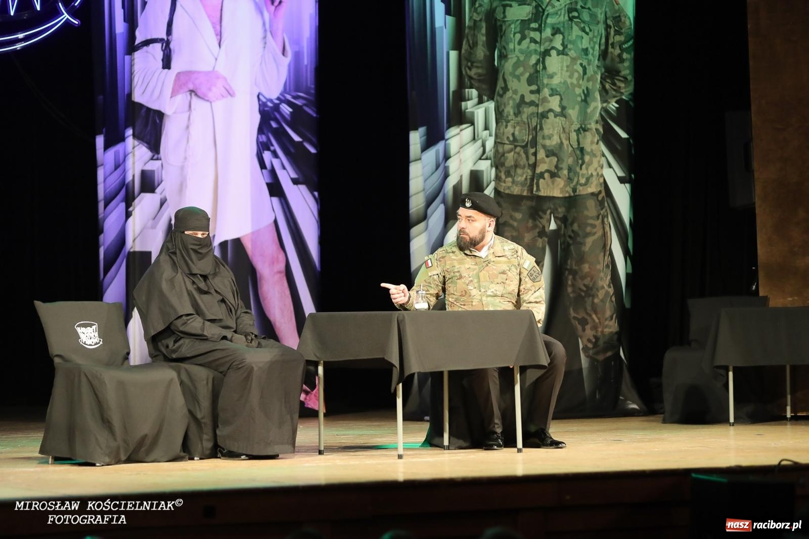 Zdjęcie w galerii na portalu naszraciborz.pl: Z żartami nie ma żartów. Kabaret Młodych Panów w Raciborzu [FOTO] wiadomości z regionu