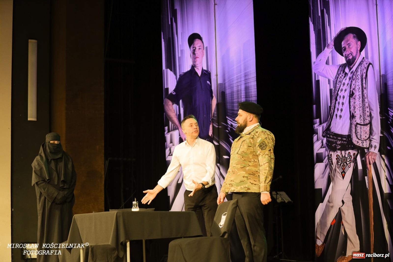 Zdjęcie w galerii na portalu naszraciborz.pl: Z żartami nie ma żartów. Kabaret Młodych Panów w Raciborzu [FOTO] wiadomości z regionu