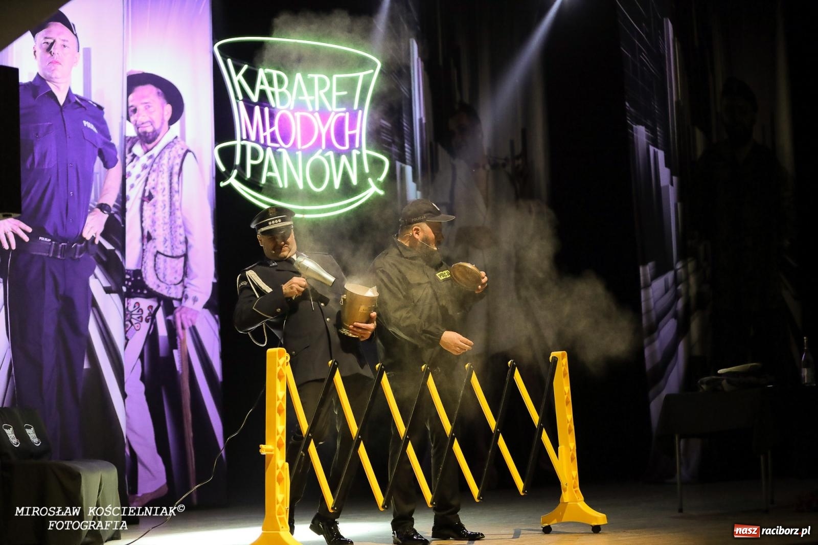 Zdjęcie w galerii na portalu naszraciborz.pl: Z żartami nie ma żartów. Kabaret Młodych Panów w Raciborzu [FOTO] wiadomości z regionu