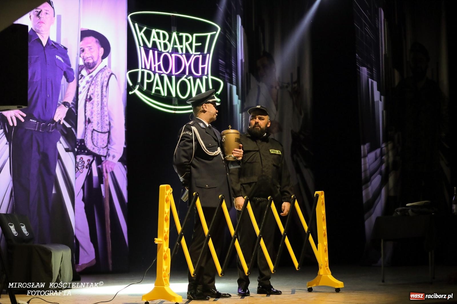 Zdjęcie w galerii na portalu naszraciborz.pl: Z żartami nie ma żartów. Kabaret Młodych Panów w Raciborzu [FOTO] wiadomości z regionu