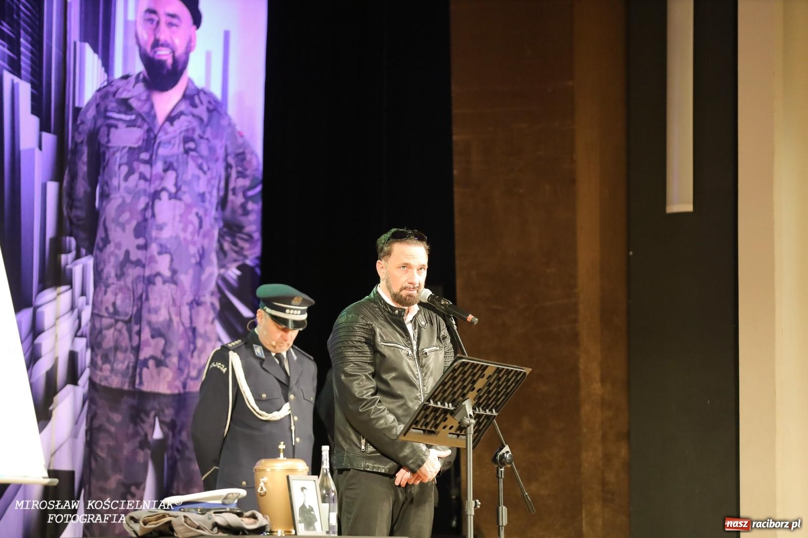 Zdjęcie w galerii na portalu naszraciborz.pl: Z żartami nie ma żartów. Kabaret Młodych Panów w Raciborzu [FOTO] wiadomości z regionu