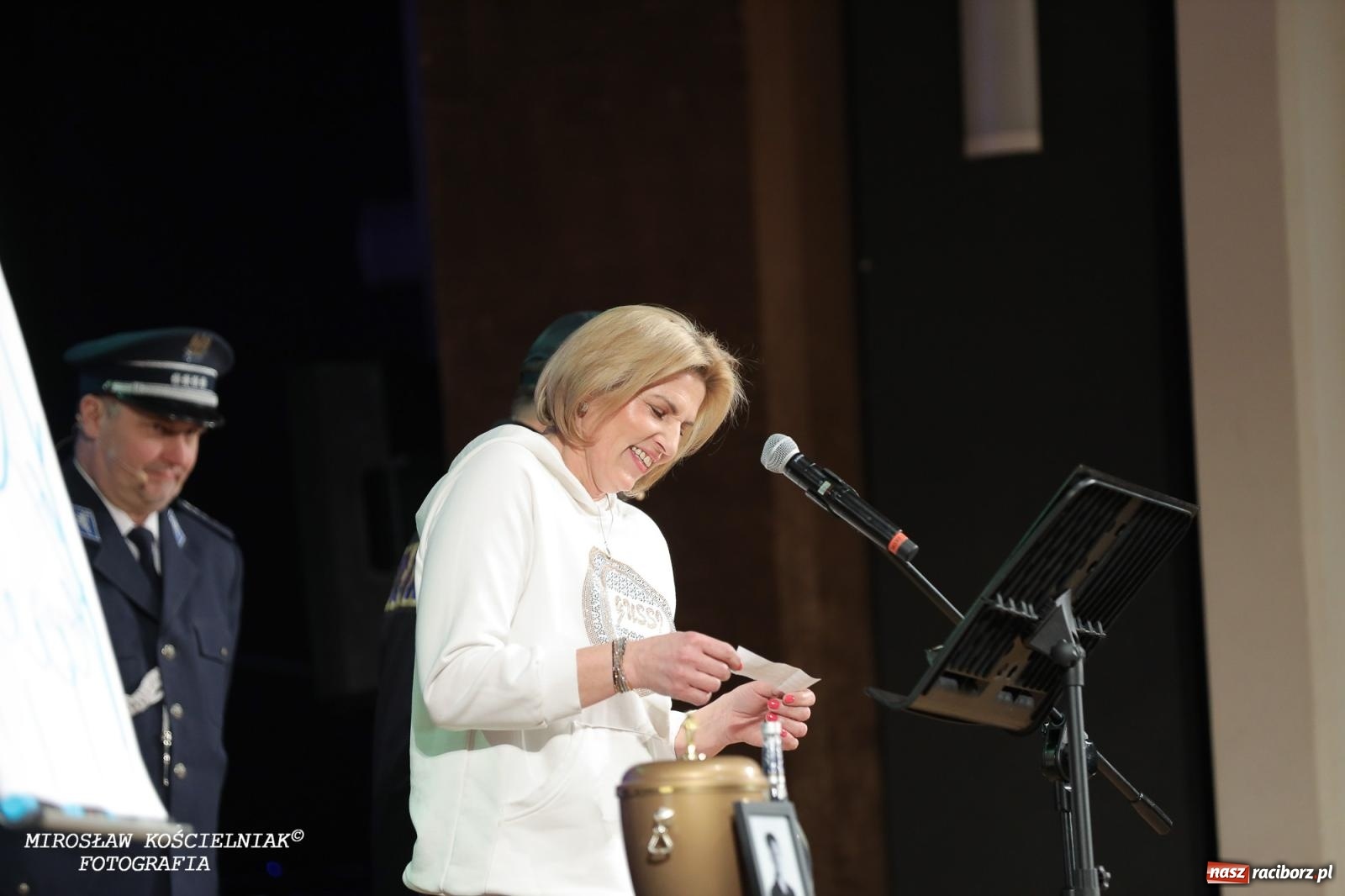 Zdjęcie w galerii na portalu naszraciborz.pl: Z żartami nie ma żartów. Kabaret Młodych Panów w Raciborzu [FOTO] wiadomości z regionu