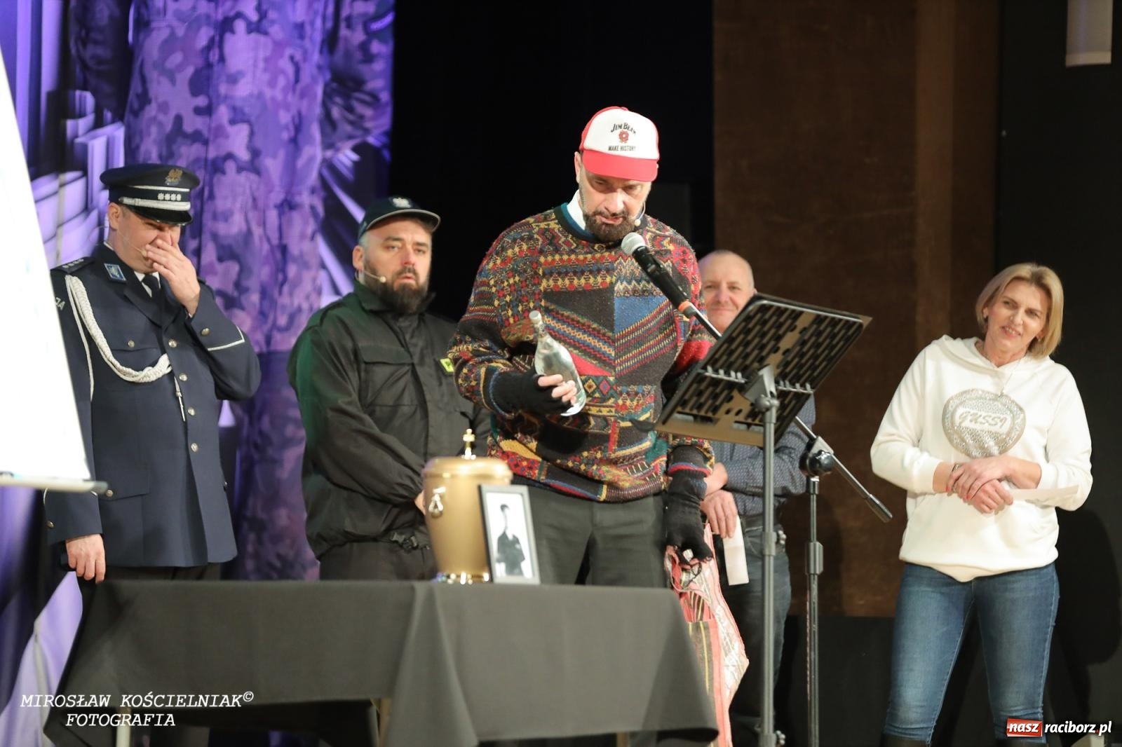 Zdjęcie w galerii na portalu naszraciborz.pl: Z żartami nie ma żartów. Kabaret Młodych Panów w Raciborzu [FOTO] wiadomości z regionu