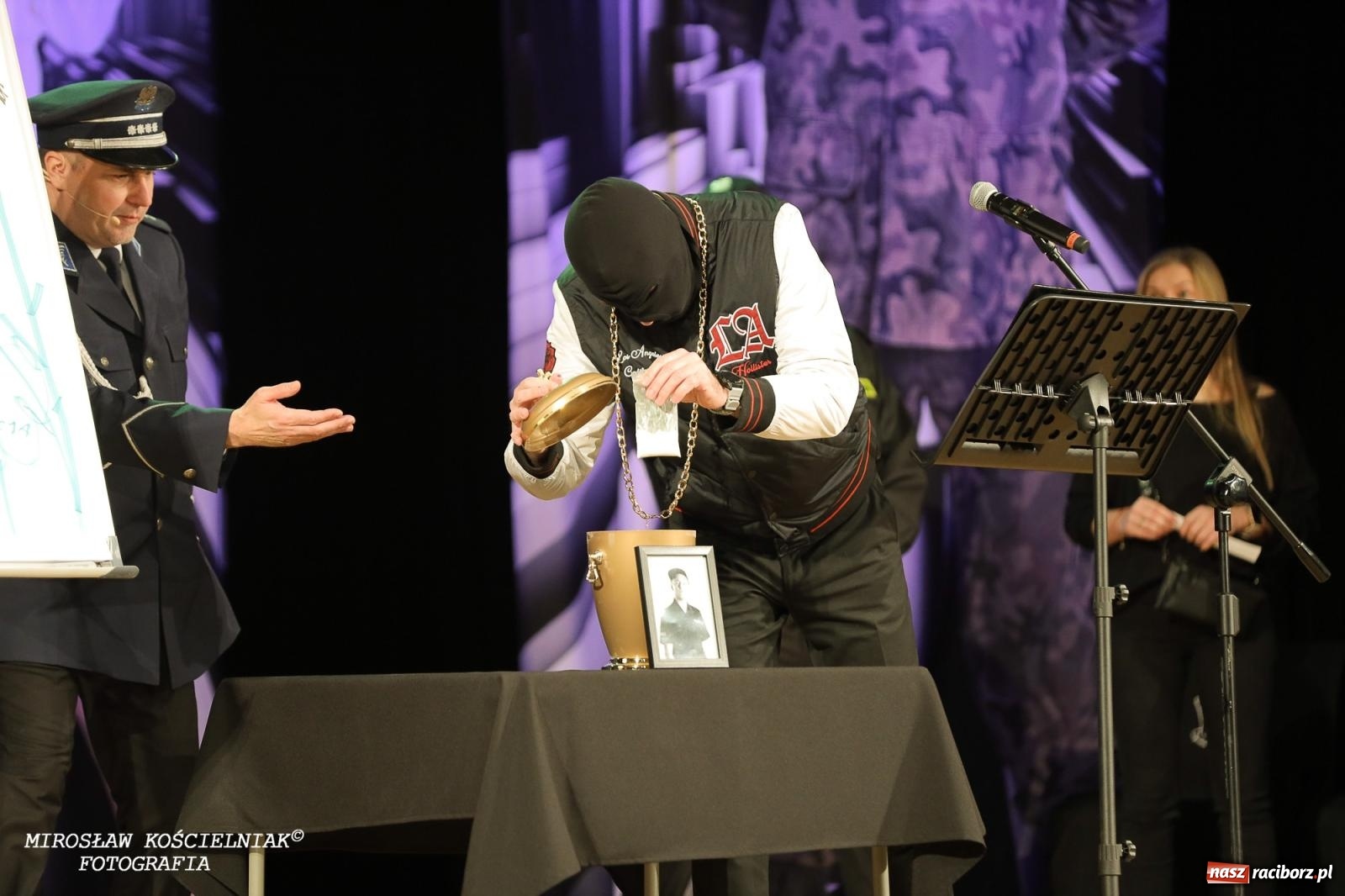 Zdjęcie w galerii na portalu naszraciborz.pl: Z żartami nie ma żartów. Kabaret Młodych Panów w Raciborzu [FOTO] wiadomości z regionu