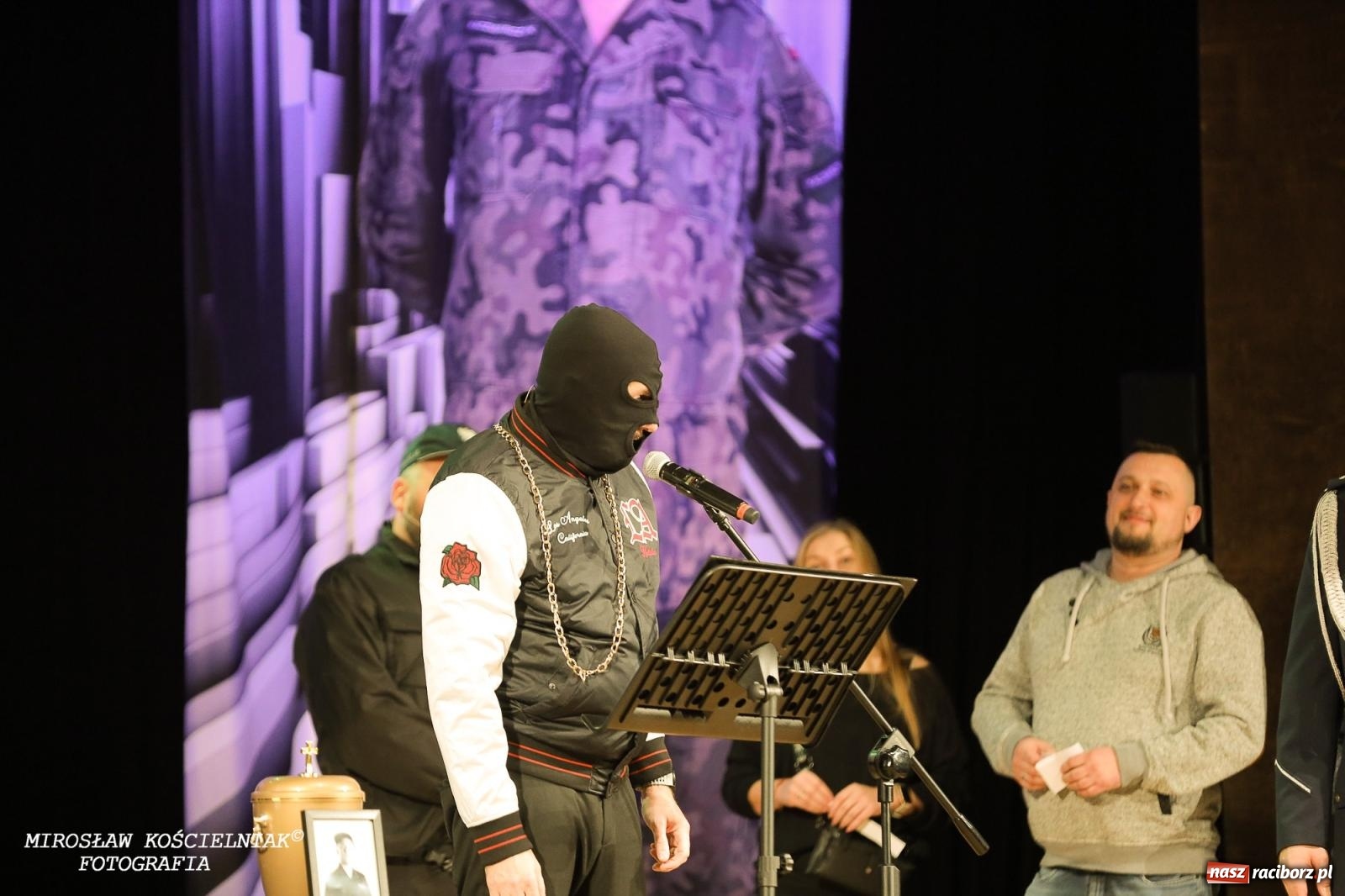 Zdjęcie w galerii na portalu naszraciborz.pl: Z żartami nie ma żartów. Kabaret Młodych Panów w Raciborzu [FOTO] wiadomości z regionu