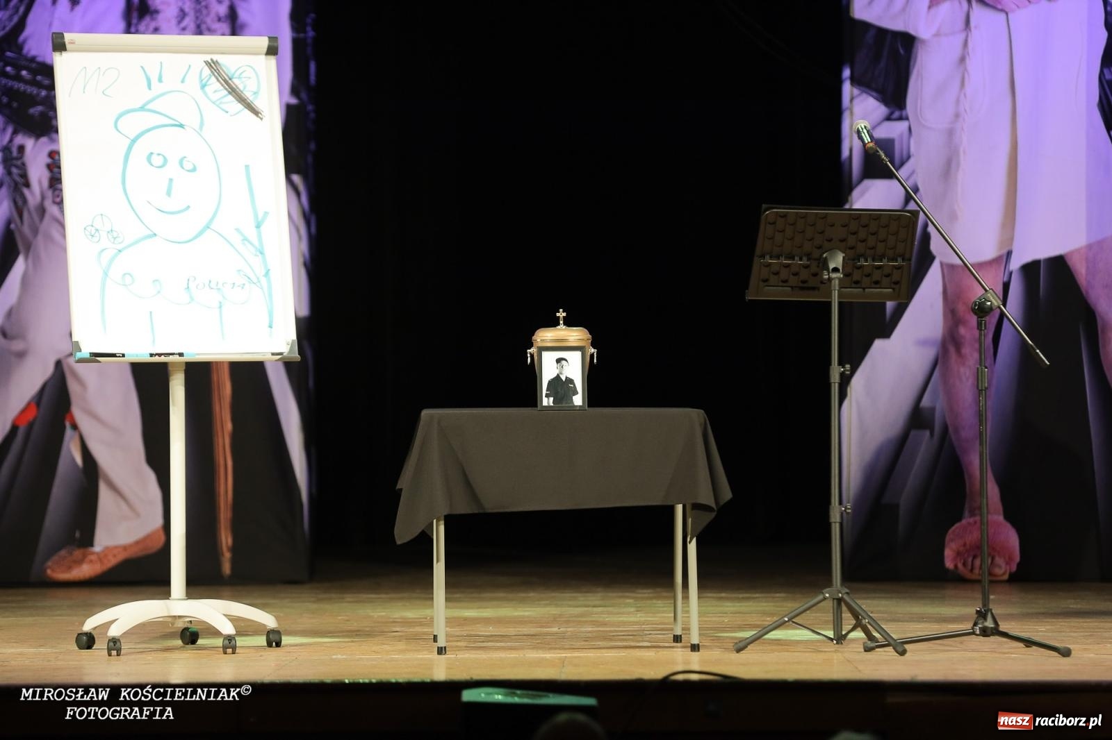 Zdjęcie w galerii na portalu naszraciborz.pl: Z żartami nie ma żartów. Kabaret Młodych Panów w Raciborzu [FOTO] wiadomości z regionu