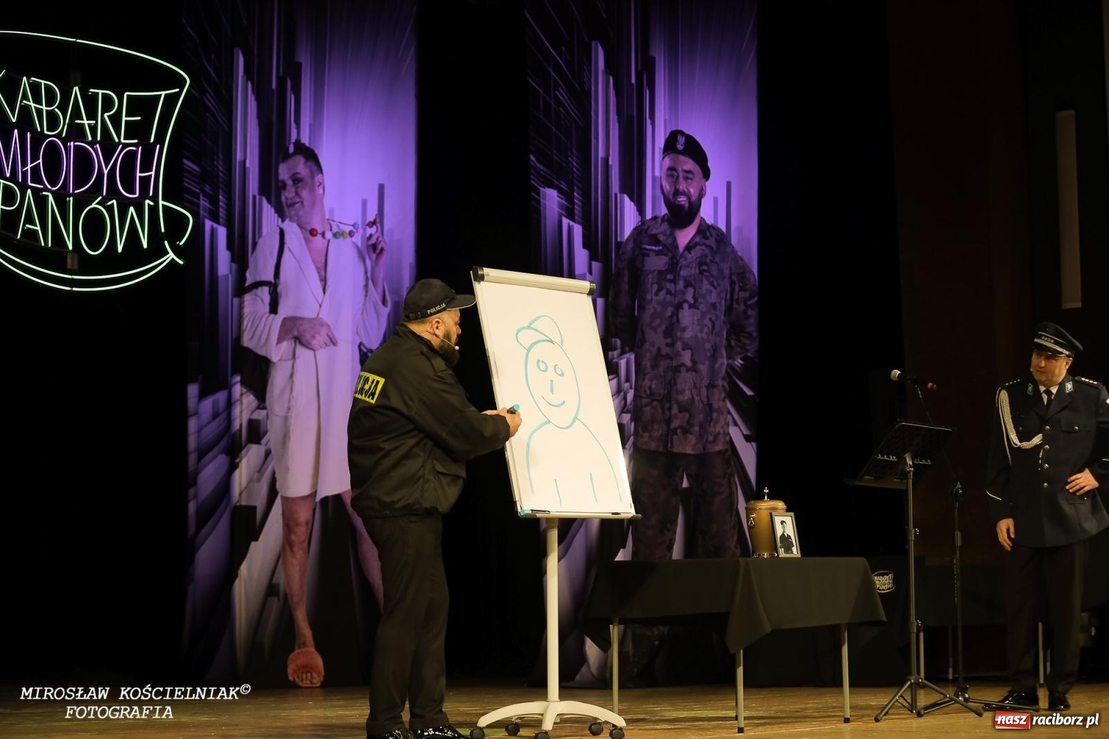 Zdjęcie w galerii na portalu naszraciborz.pl: Z żartami nie ma żartów. Kabaret Młodych Panów w Raciborzu [FOTO] wiadomości z regionu