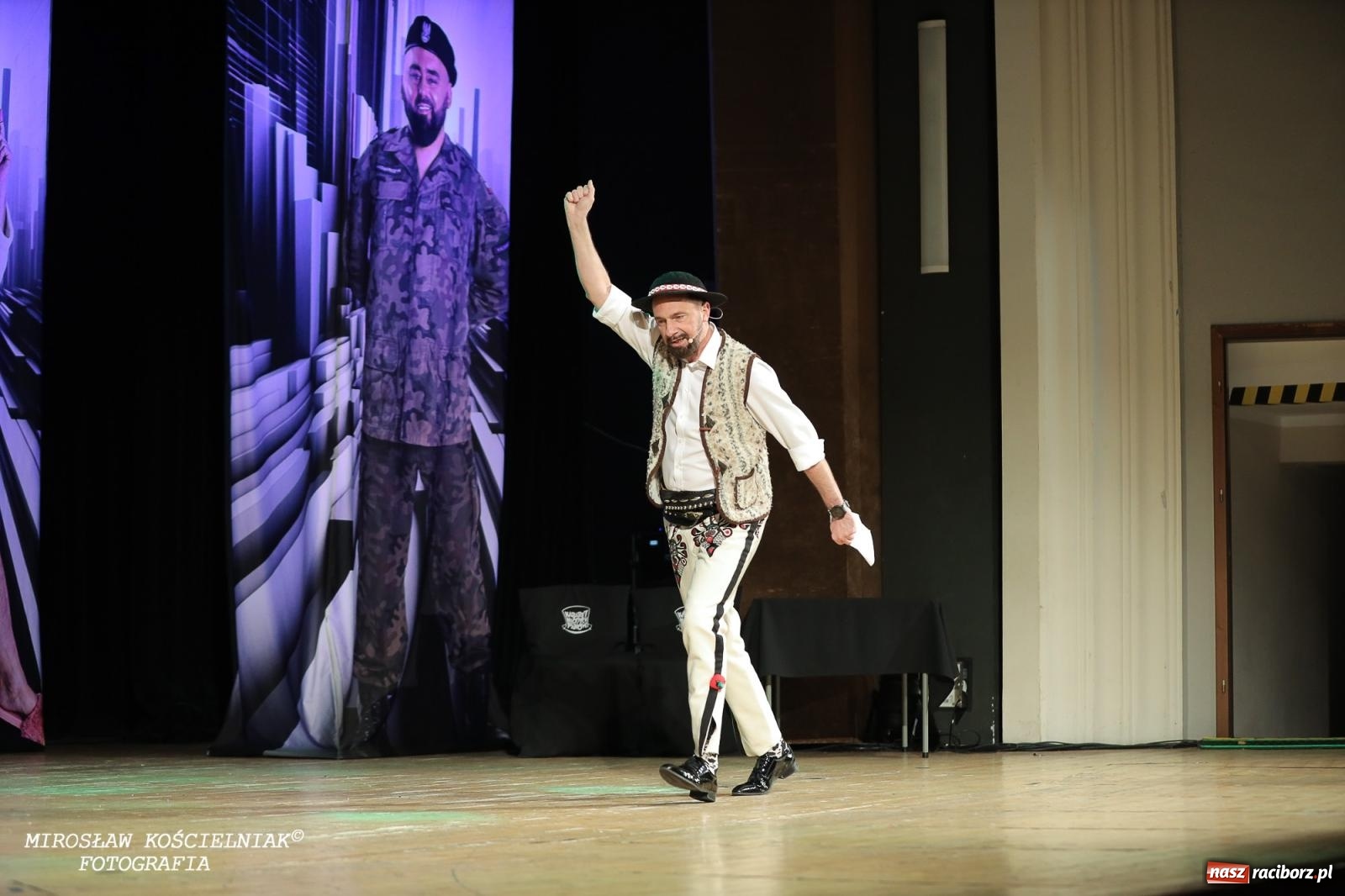 Zdjęcie w galerii na portalu naszraciborz.pl: Z żartami nie ma żartów. Kabaret Młodych Panów w Raciborzu [FOTO] wiadomości z regionu
