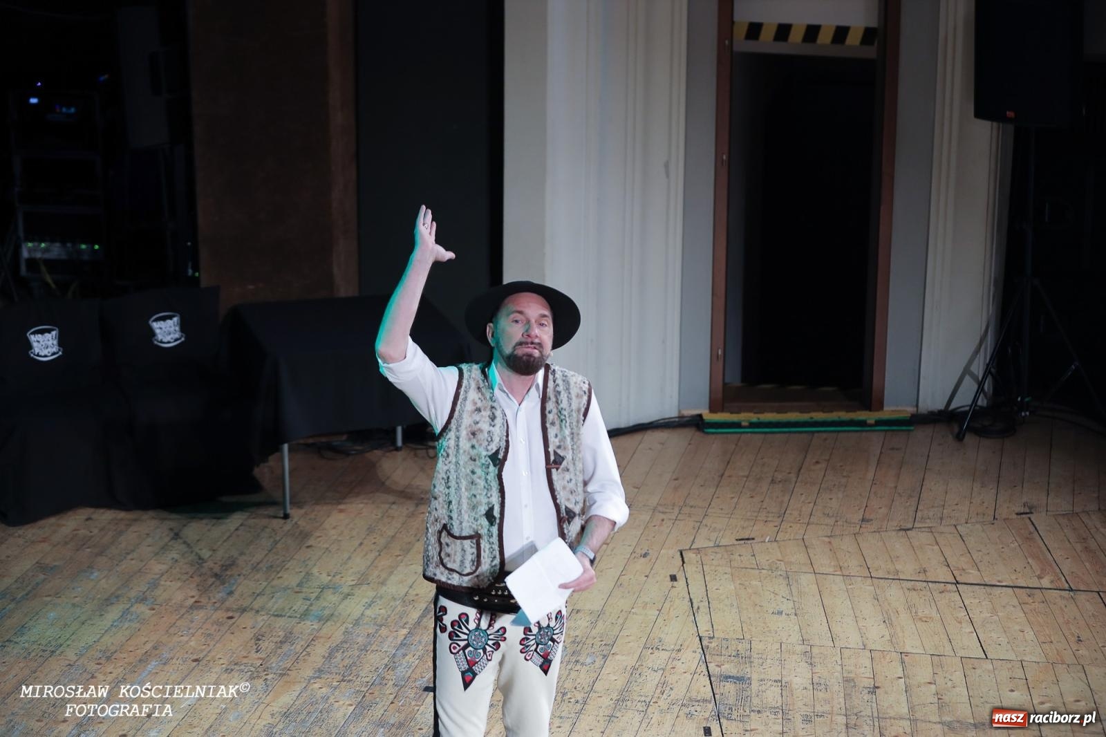 Zdjęcie w galerii na portalu naszraciborz.pl: Z żartami nie ma żartów. Kabaret Młodych Panów w Raciborzu [FOTO] wiadomości z regionu