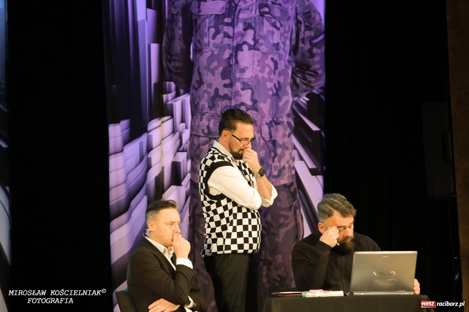Zdjęcie w galerii na portalu naszraciborz.pl: Z żartami nie ma żartów. Kabaret Młodych Panów w Raciborzu [FOTO] wiadomości z regionu