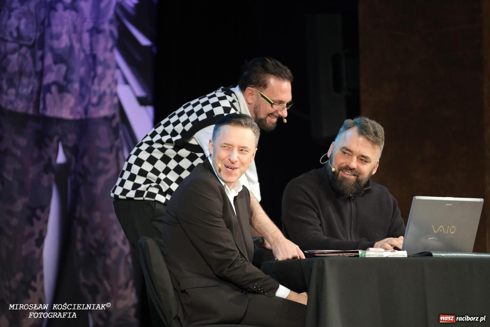 Zdjęcie w galerii na portalu naszraciborz.pl: Z żartami nie ma żartów. Kabaret Młodych Panów w Raciborzu [FOTO] wiadomości z regionu