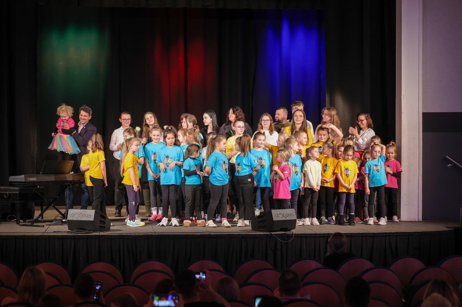 Zdjęcie w galerii na portalu naszraciborz.pl: Wieczór Otwartego Mikrofonu - muzyka, taniec, poezja, czyli Sztuka Emocji! wiadomości z regionu