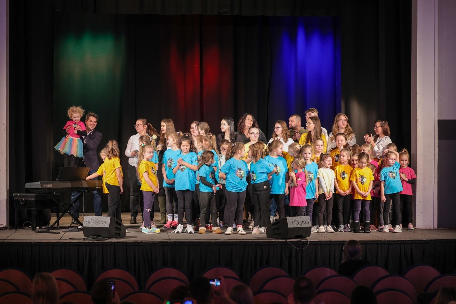 Zdjęcie w galerii na portalu naszraciborz.pl: Wieczór Otwartego Mikrofonu - muzyka, taniec, poezja, czyli Sztuka Emocji! wiadomości z regionu