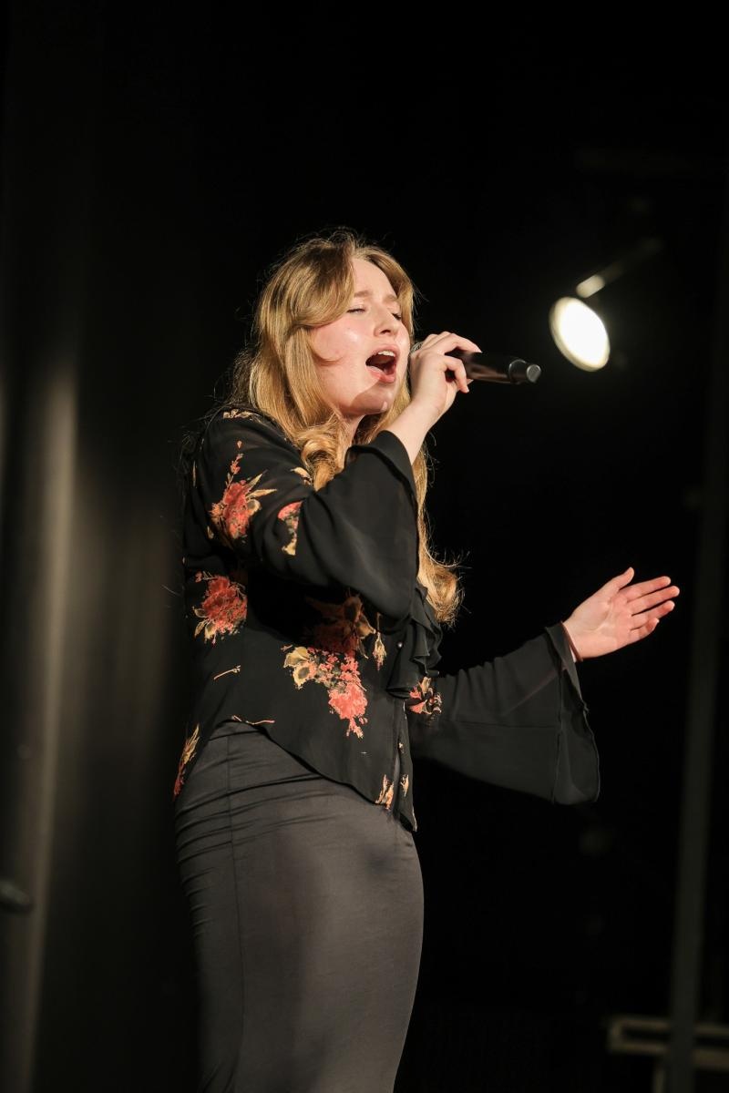 Zdjęcie w galerii na portalu naszraciborz.pl: Wieczór Otwartego Mikrofonu - muzyka, taniec, poezja, czyli Sztuka Emocji! wiadomości z regionu